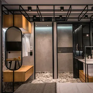 https://kings-blue-urban-suites.rethymnohotels.net