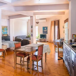 https://artistic-getaway-home.rethymnohotels.net