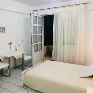 https://central-studio.rethymnohotels.net